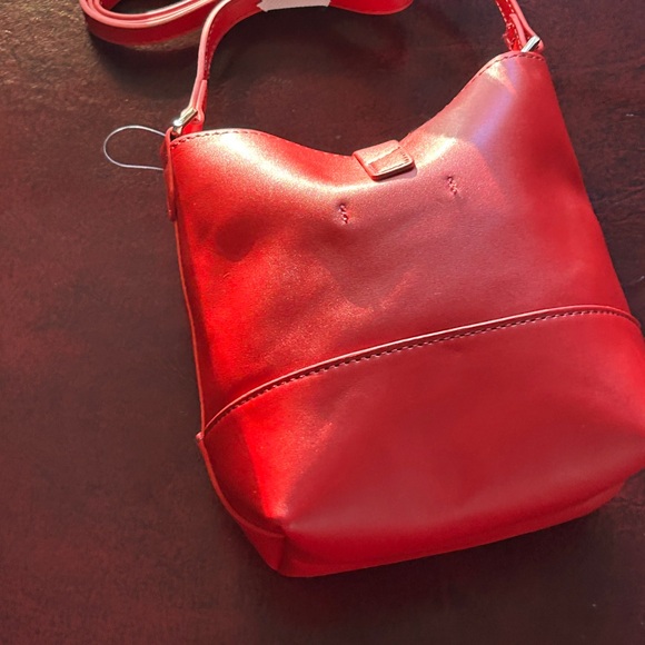 Red Hot Mini Bucket Bag New With Tags Crossbody Red Smooth Leather Look - Picture 5 of 16